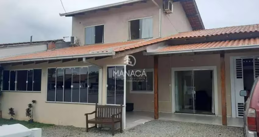 Sobrado com 6 quartos para venda no bairro itajuba - barra velha - sc