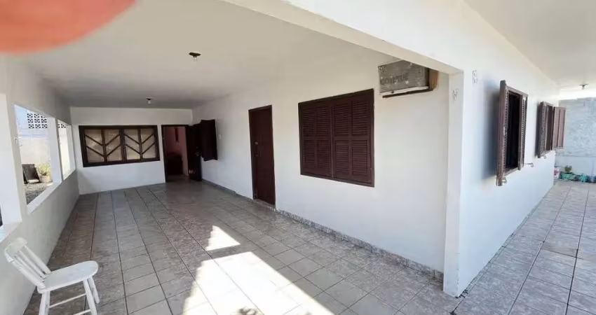 Casa espaçosa e averbada no bairro los angeles – barra velha