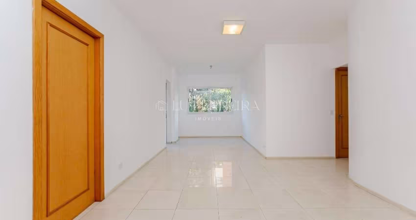 Apartamento Ahú com 97 m², 800m do MON