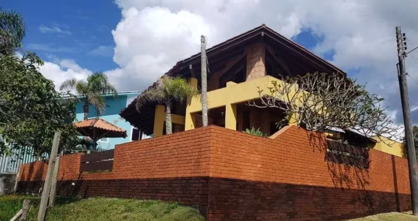 Casa com 4 dormitórios à venda, 250 m² por R$ 2.950.000,00 - Itacolomi - Balneár
