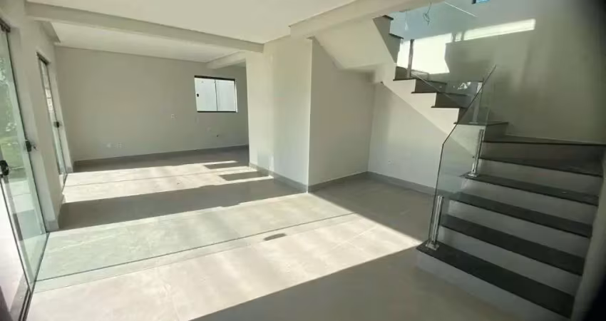 Sobrado semimobiliado com 3 dormitórios à venda, 130 m² por r$ 880.000,00 em con