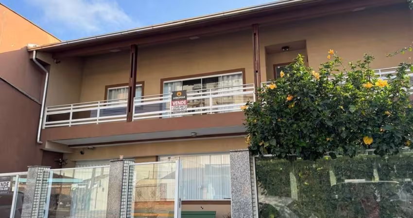 Sobrado no centro de Balneário Piçarras SC!!