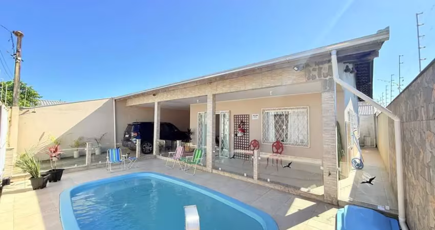 Casa sozinha no terreno com Piscina, à venda no bairro itajuba em barra velha/SC