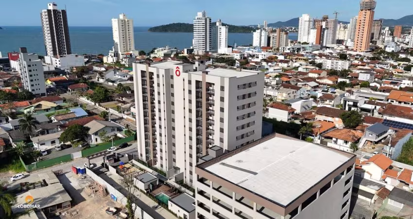 Apartamento pronto, com vista mar, à apenas 370m do mar, no Centro de Balneário