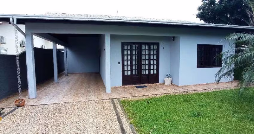 Casa, piscina, 3 dormitórios, sendo 1 suíte à venda, 100 m² por R$ 650.000 - Cen