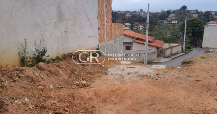 TERRENO EM PINHEIRAL