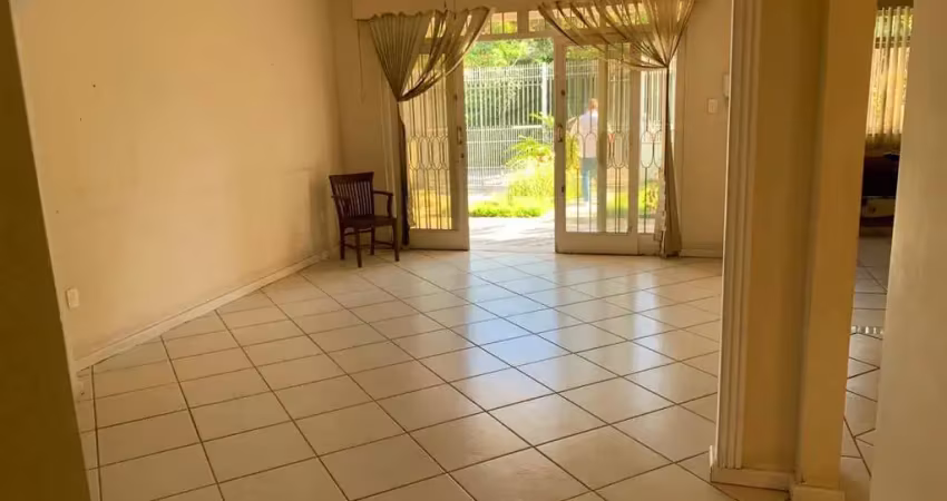 Casa com 3 quartos à venda no Jardim Amália, Volta Redonda 