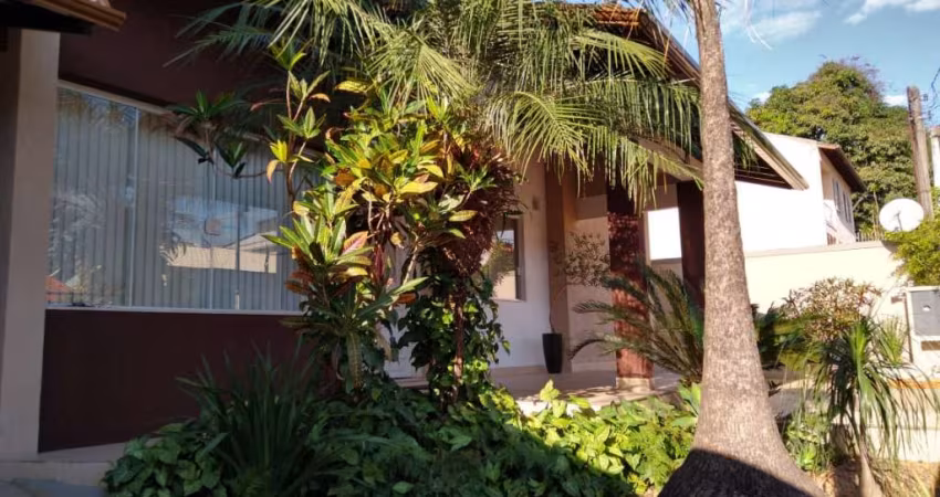 Casa com 3 quartos à venda no Jardim Esperança, Volta Redonda 