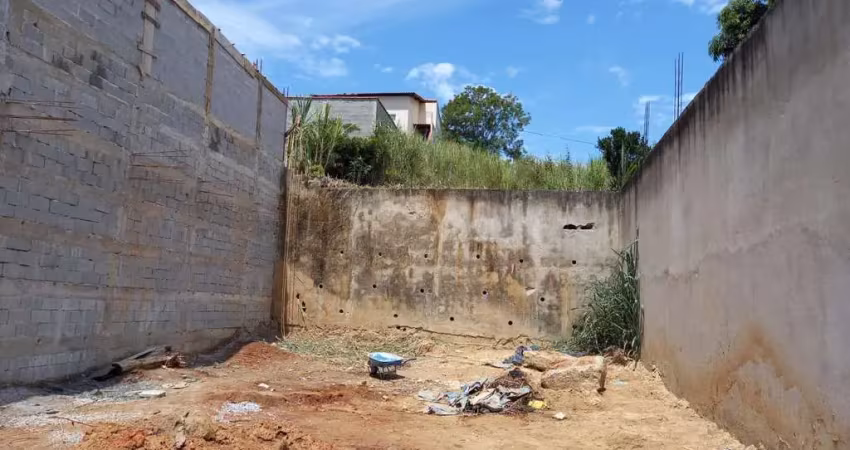 Terreno em condomínio fechado à venda no Parque das Garças, Volta Redonda 