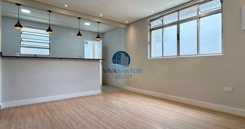Apartamento 2 dormitórios no Boqueirão em Santos - Totalmente reformado.