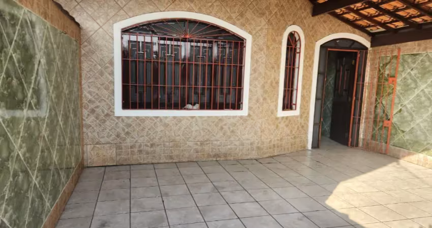 Casa geminada, vila tupi, zona 2, com toda estrutura ao seu alcance