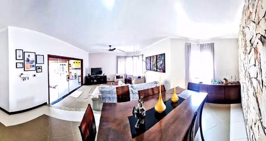 CASA,3 Dormitorio(s) bairro Siriema
