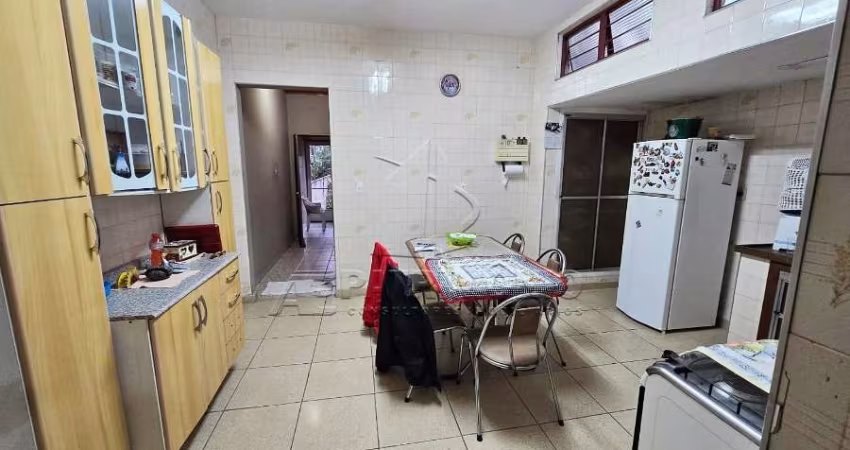 CASA,2 Dormitorio(s) bairro Carvalho