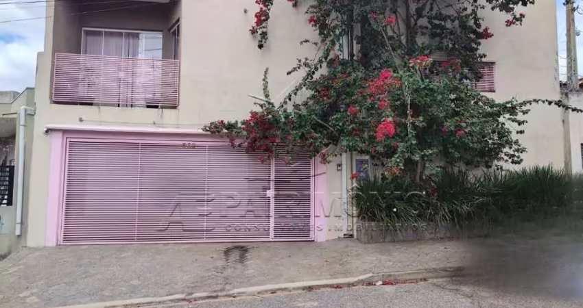 CASA ASSOBRADADA 3 QUARTOS SENDO 1 SUITE SIMUS