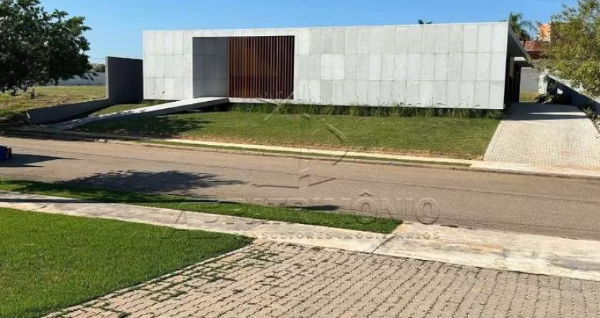 CASA TERREA EM CONDOMINIO COM 3 SUITES; FAZENDA JEQUITIBA