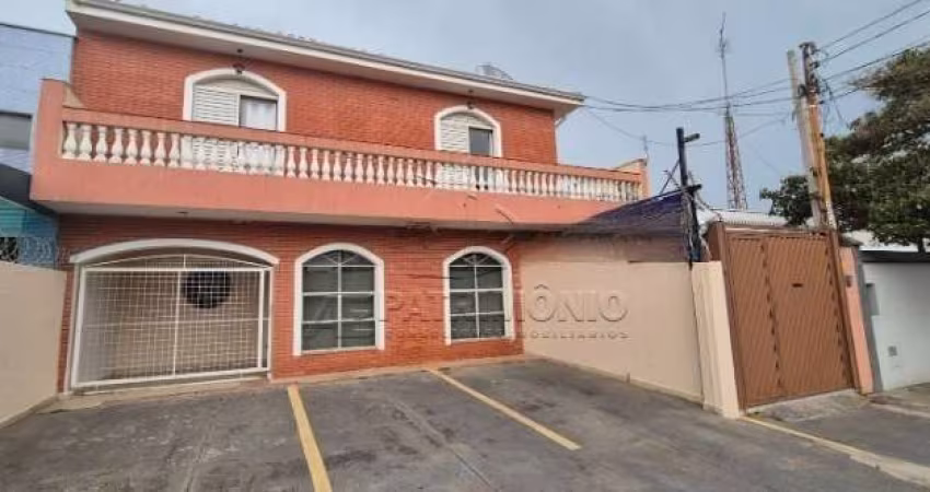 CASA 3 QUARTOS SENDO 1 SUITE JARDIM SIMUS