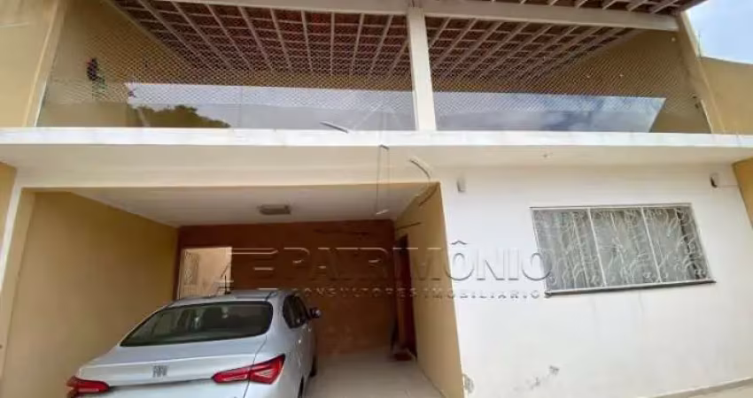 CASA ASSOBRADADA CARVALHO COM 3 SUITES