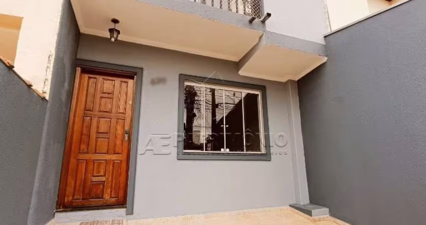 Casa no bairro Cidade Jardim com 3 dormitórios, 1 sendo suíte