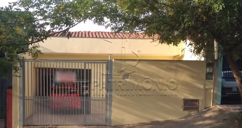 CASA COM 3 QUARTOS SENDO 1 SUÍTE WANEL VILLE V