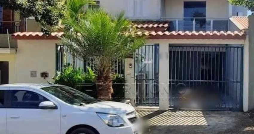CASA ASSOBRADADA WANEL VILLE 5 COM 2 QUARTOS SENDO 1 SUITE
