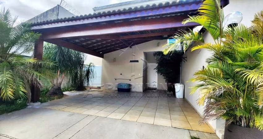 CASA ASSOBRADADA MONTE BELLO COM 3 QUARTOS SENDO 1 SUITE