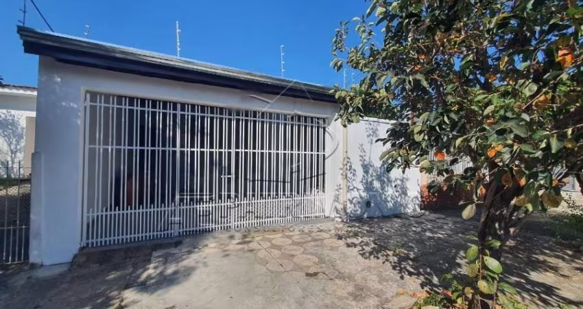 CASA TERREA CENTRAL PARQUE COM 3 DORMITORIOS SENDO 1 SUITE