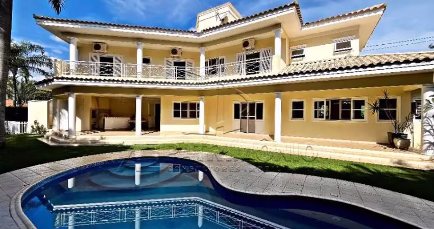 Casa de 4 quartos sendo 3 suites e 1 suite com hidro e closet no condominio lago azul