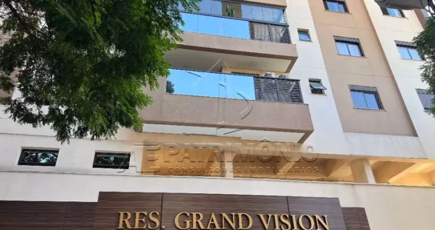 Apartamento com 2 quartos, sendo 1 suite com closet no centro