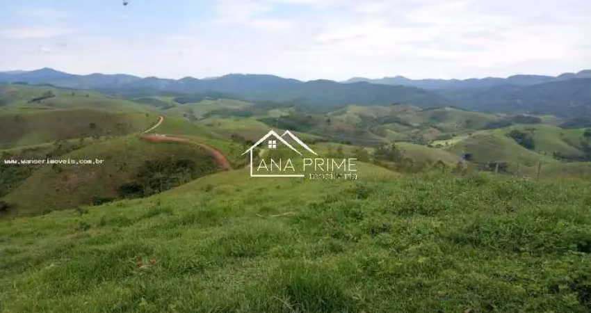 Casa à venda na Estrada Municipal SJC-080 (Jucá de Carvalho), Área Rural de São José dos Campos, São José dos Campos