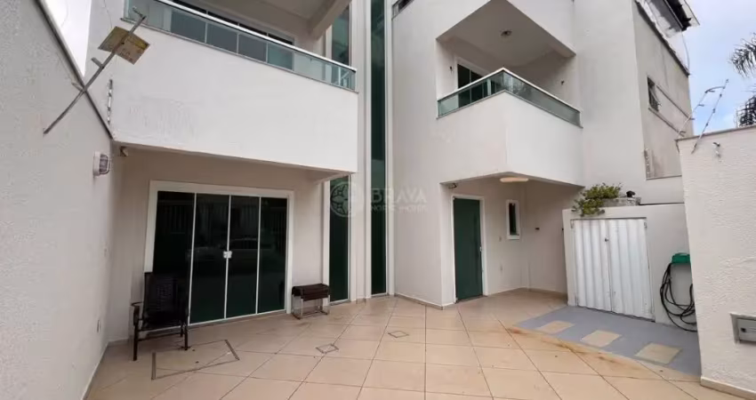 Casa com 3 quartos para alugar na Rua Érico Veríssimo, Praia dos Amores, Balneário Camboriú