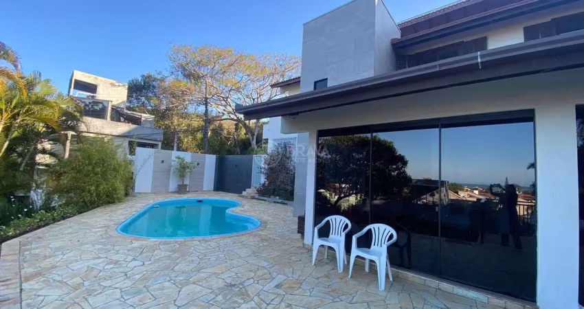 Casa exclusiva com vista para o mar na praia de cabeçudas, com 720 m² de terreno