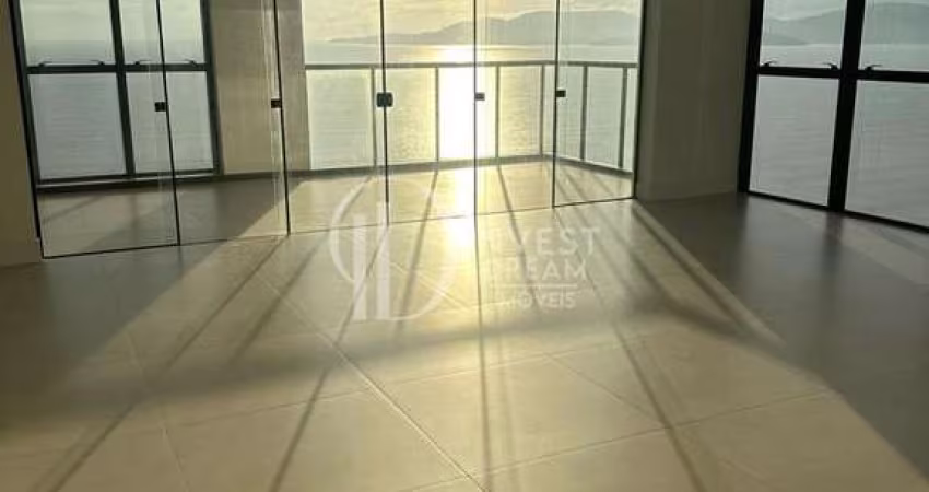 Apartamento quadra mar com 04 suÍtes, Meia Praia, Itapema - SC