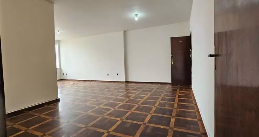 Apartamento com 3 quartos para alugar na Rua Mariano Torres, 295, Centro, Curitiba