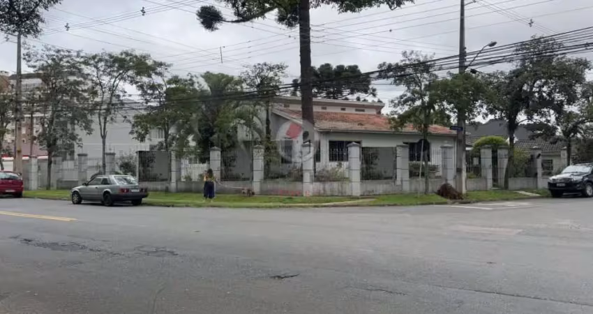 Casa com 3 quartos para alugar na Rua Doutor Lauro Wolff Valente, Portão, Curitiba
