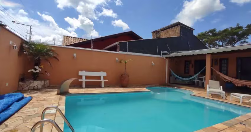 Belíssima casa á venda - localizado no altos de bragança!