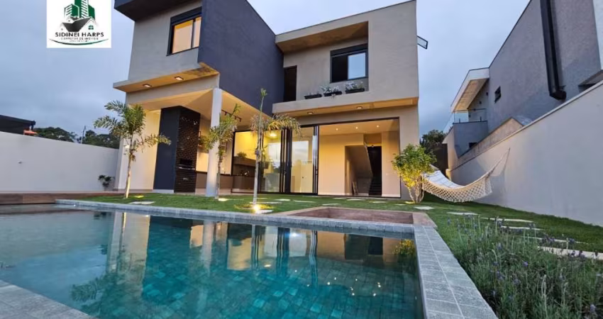 Casa Nova á venda em Condomínio Alto Padrão !