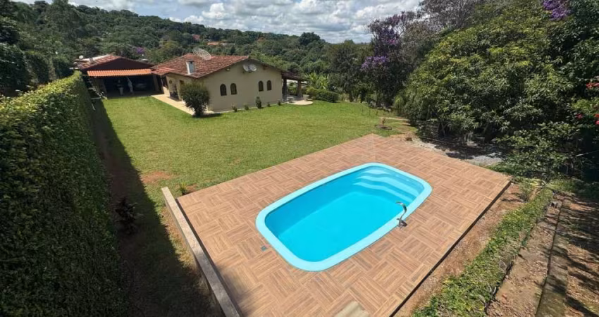 Maravilhosa Chácara á Venda ! Localizada no Bairro Campo Novo