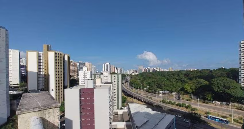 Belissíma cobertura á venda no Cidade Jardim. 3 quartos sendo 1 suíte, 210 mts². Piscina privativa.