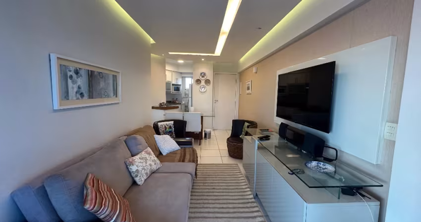 Vendo Excelente Quarto e Sala com 48 m2, PORTEIRA FECHADA,  localizado na Barra