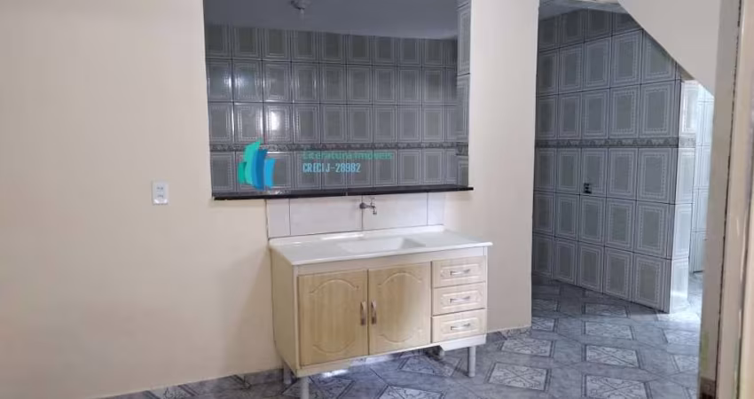 Casa Triplex para Venda em Canhema Diadema-SP