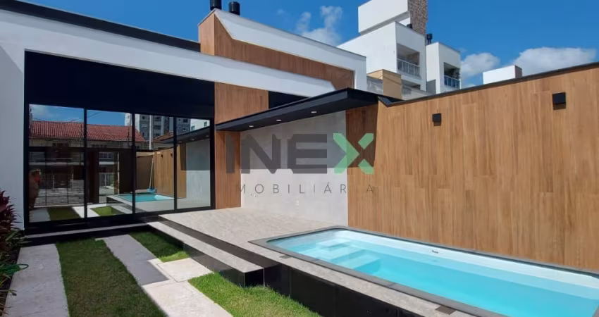 Casa nova 3 dormitórios 2 vagas piscina Centro em Camboriú - SC