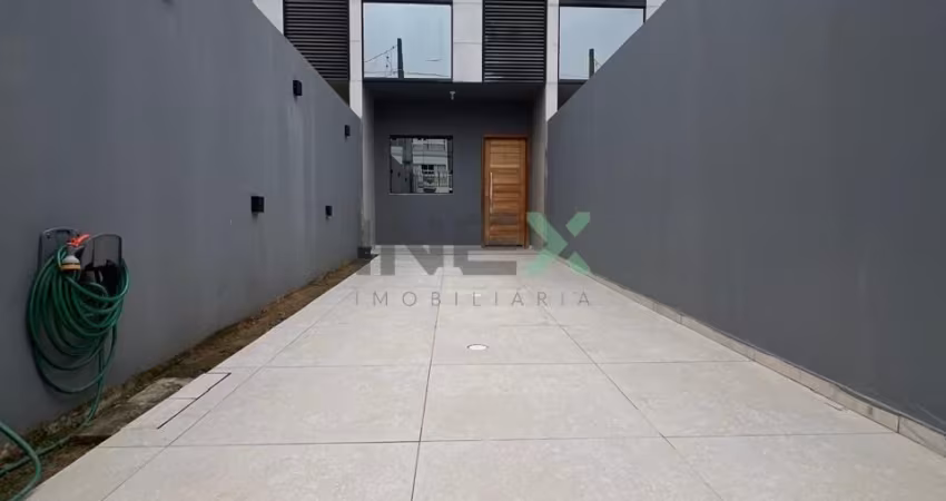 Sobrado 2 dormitórios 2 vagas Bairro Cedros - Camboriú