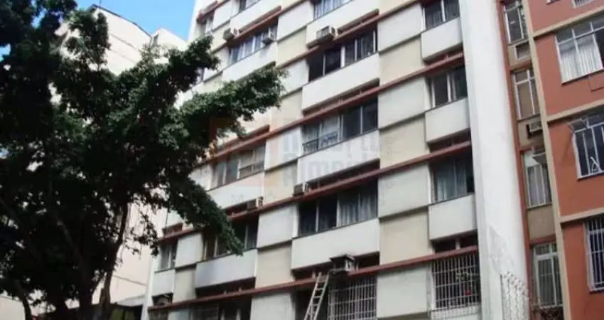 Excelente apartamento reformado à venda em ipanema de 50m² com 1 quarto sala ampla cozinha próximo praia do arpoadore estação do metrô.
