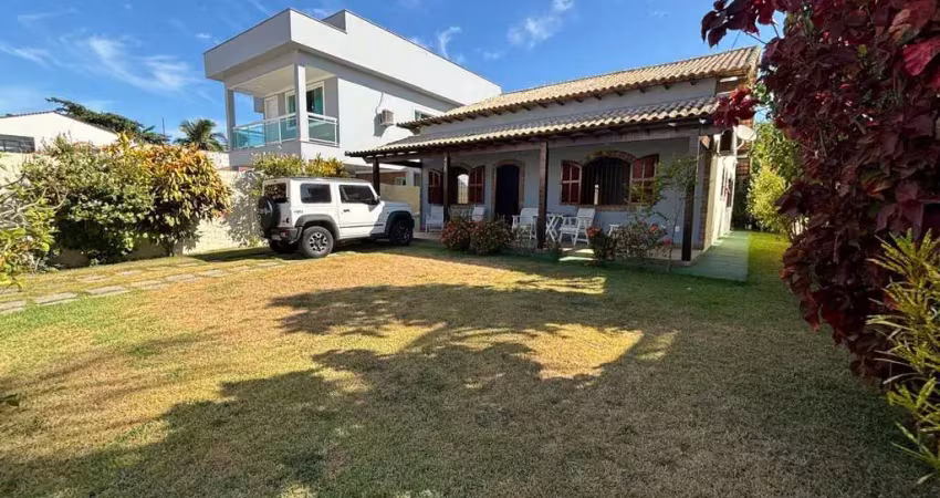 Casa para Venda em Saquarema, Centro, 5 dormitórios, 3 suítes, 5 banheiros, 4 vagas