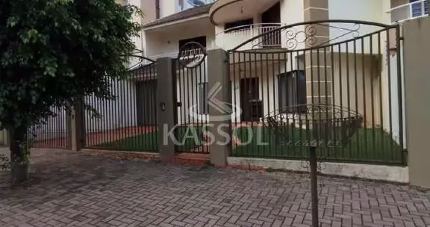 Sobrado com 3 dormitórios à venda,648.00 m , REGIÃO DO LAGO, CASCAVEL - PR