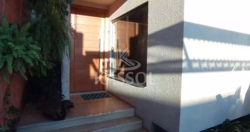 Casa térrea com 1 suite e 2 quartos no Jardim Veneza  sobra de terreno