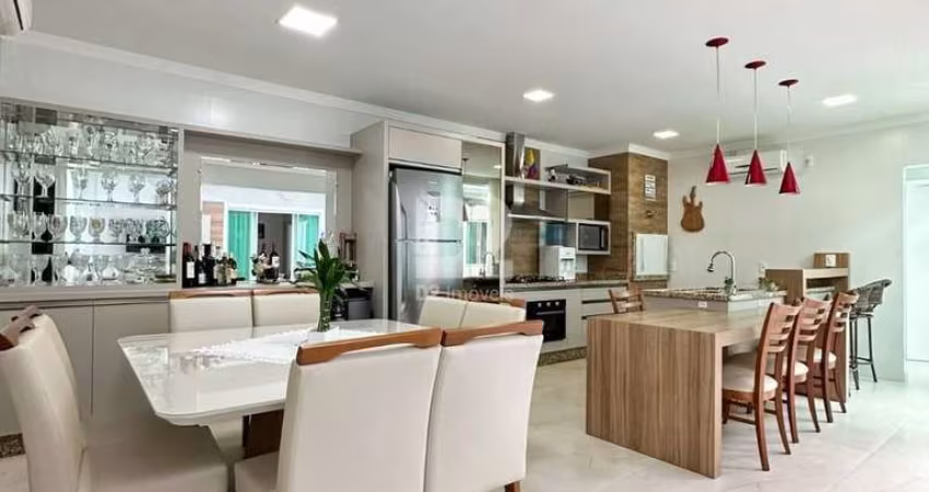 CASA SEMIMOBILIADA COM PISCINA E 3 QUARTOS | ESTRADA NOVA
