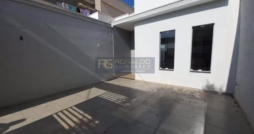 Casa para Venda em Araras, Jardim Esplanada, 2 dormitórios, 1 suíte, 2 banheiros, 2 vagas