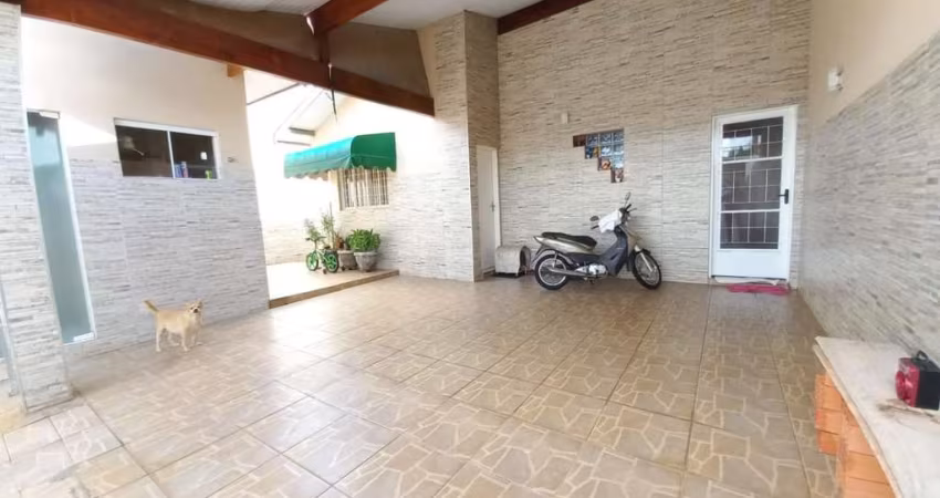 Casa para Venda em Araras, Jardim Tangará, 3 dormitórios, 2 banheiros, 2 vagas