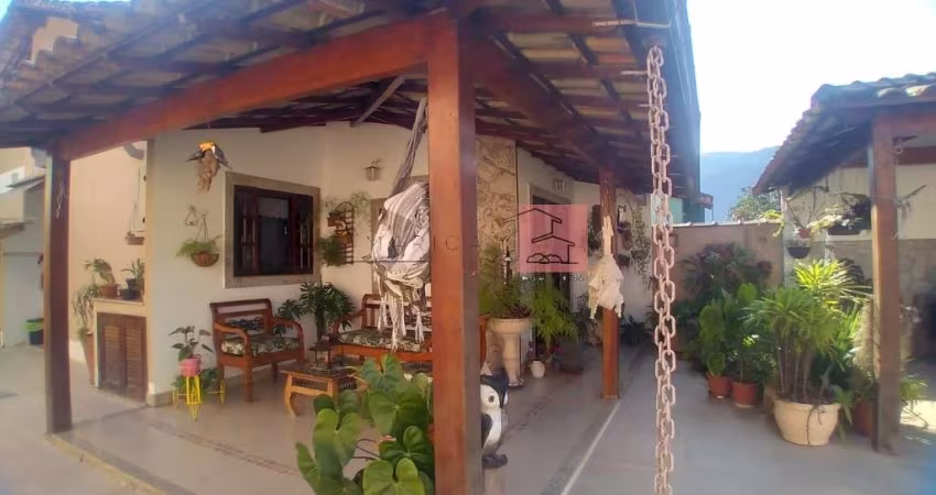 Casa com 2 quartos à venda na Rua dos Flamboyans, 247, Barroco (Itaipuaçu), Maricá